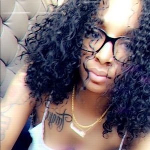 Meet your Posher, Briana